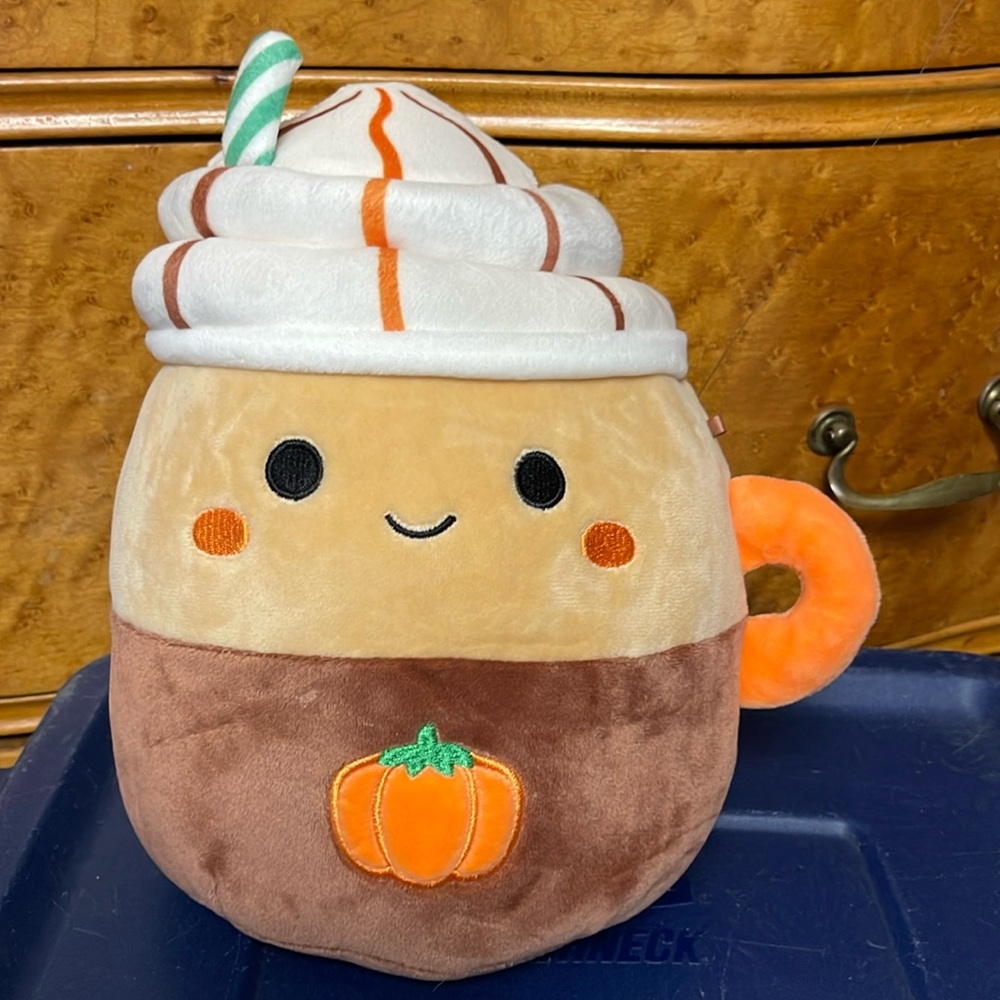 EUC 8” PAISLYNN PUMPKIN SPICE LATTE MUG SQUISHMALLOW
